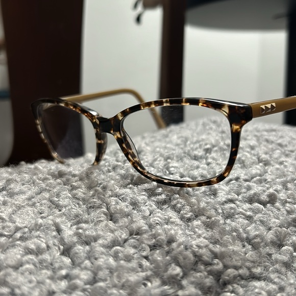 Chelsea Morgan Women’s Eyeglass Frames for Eyeglasses Preowned Studded Tortoise - Picture 4 of 10